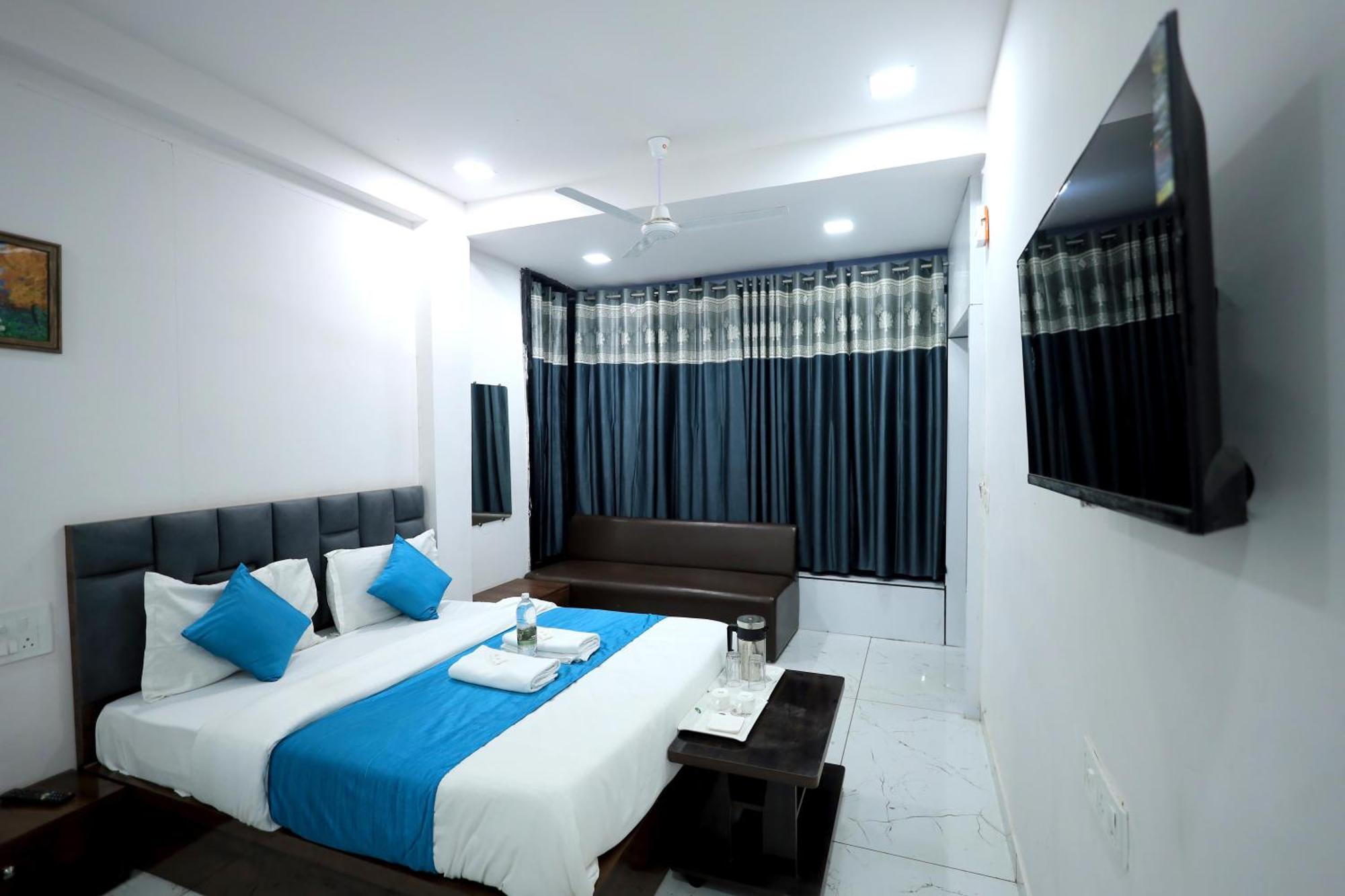 Hotel Season Ahmedabad Exterior photo