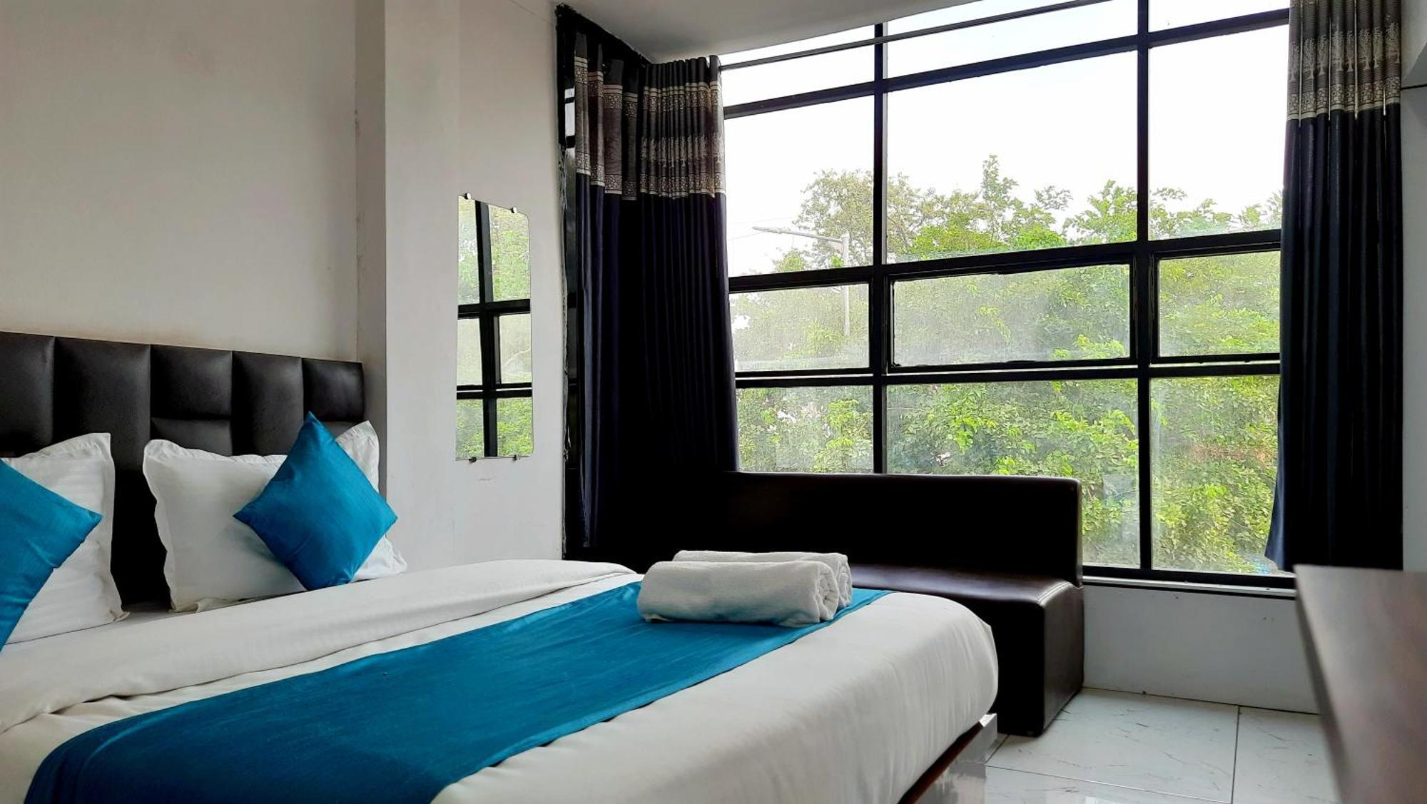 Hotel Season Ahmedabad Exterior photo