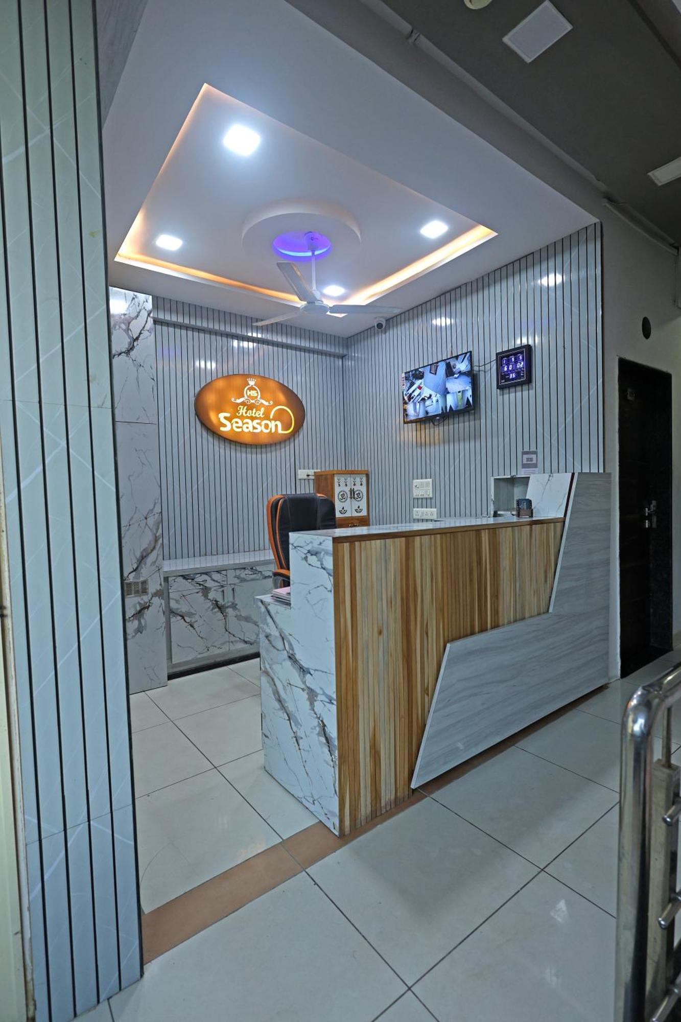 Hotel Season Ahmedabad Exterior photo